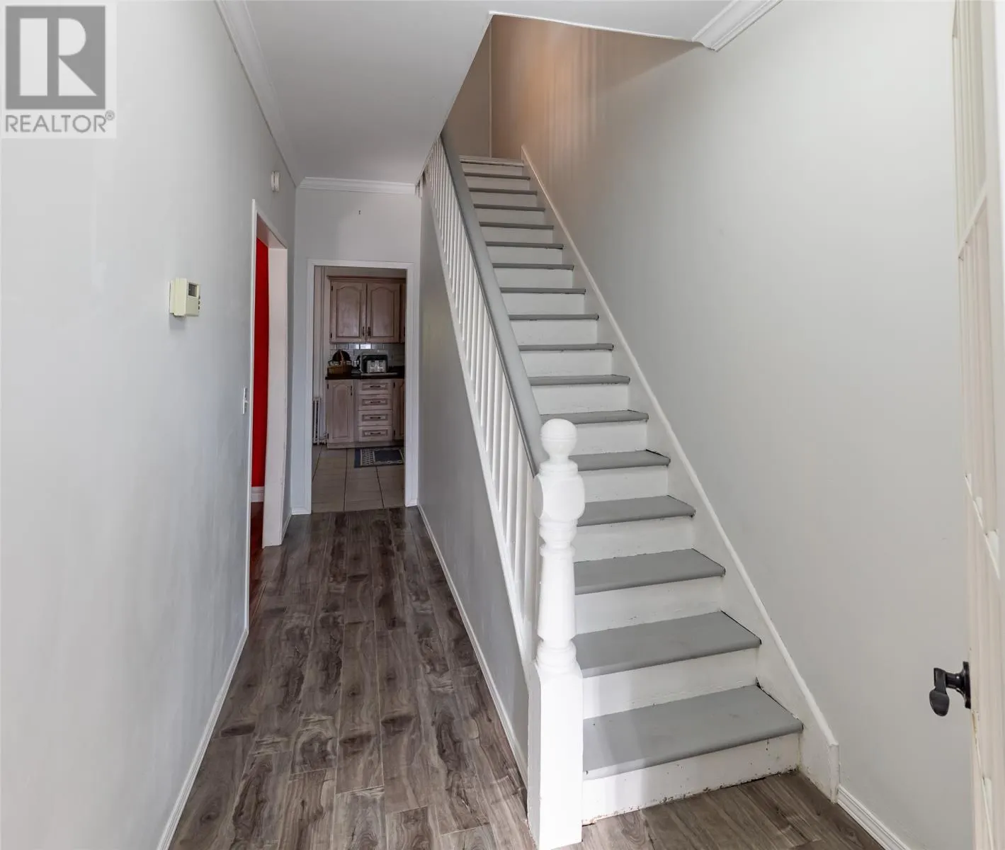 4 LINSCOTT Street
