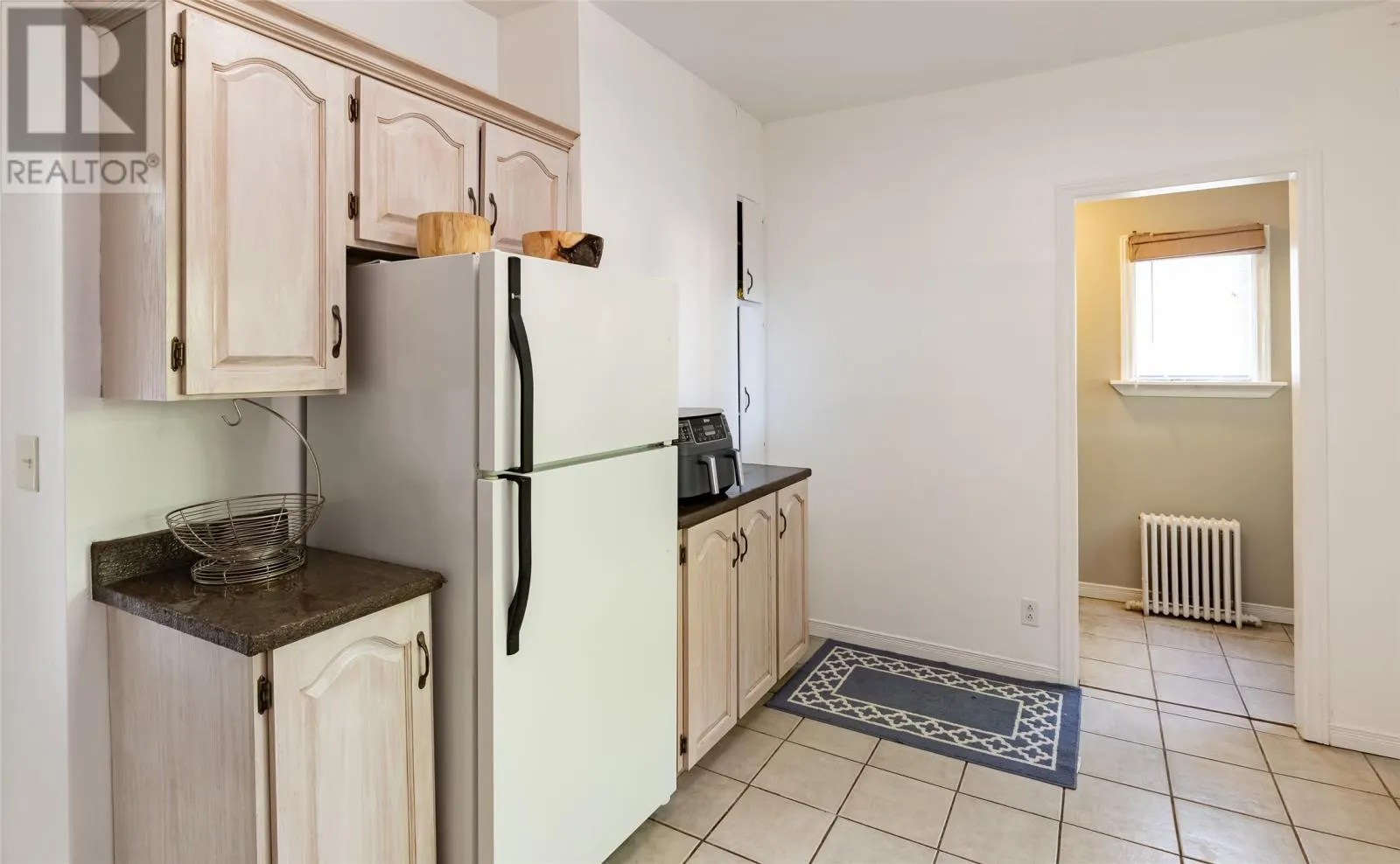 4 LINSCOTT Street