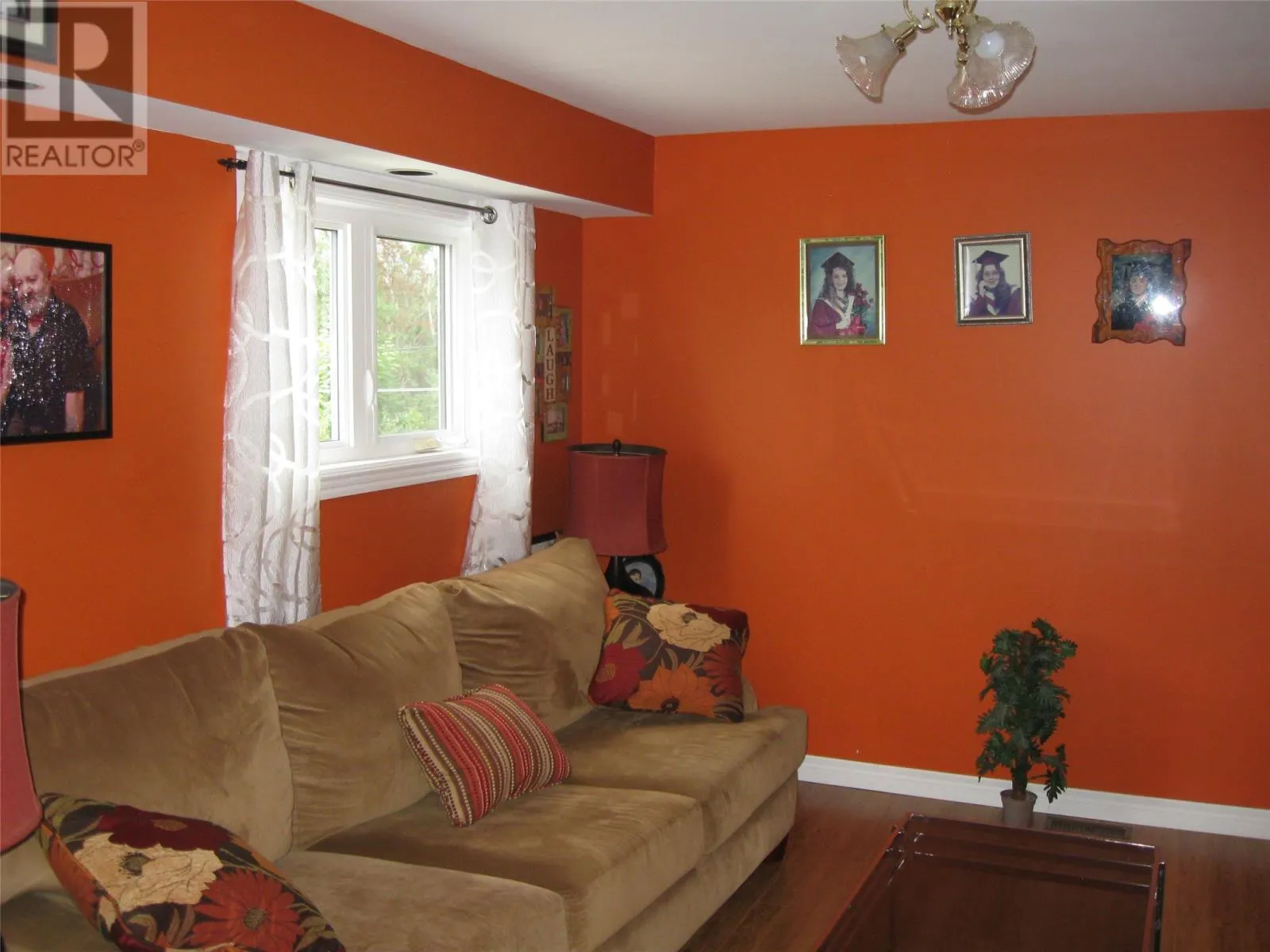 93 Forest Road