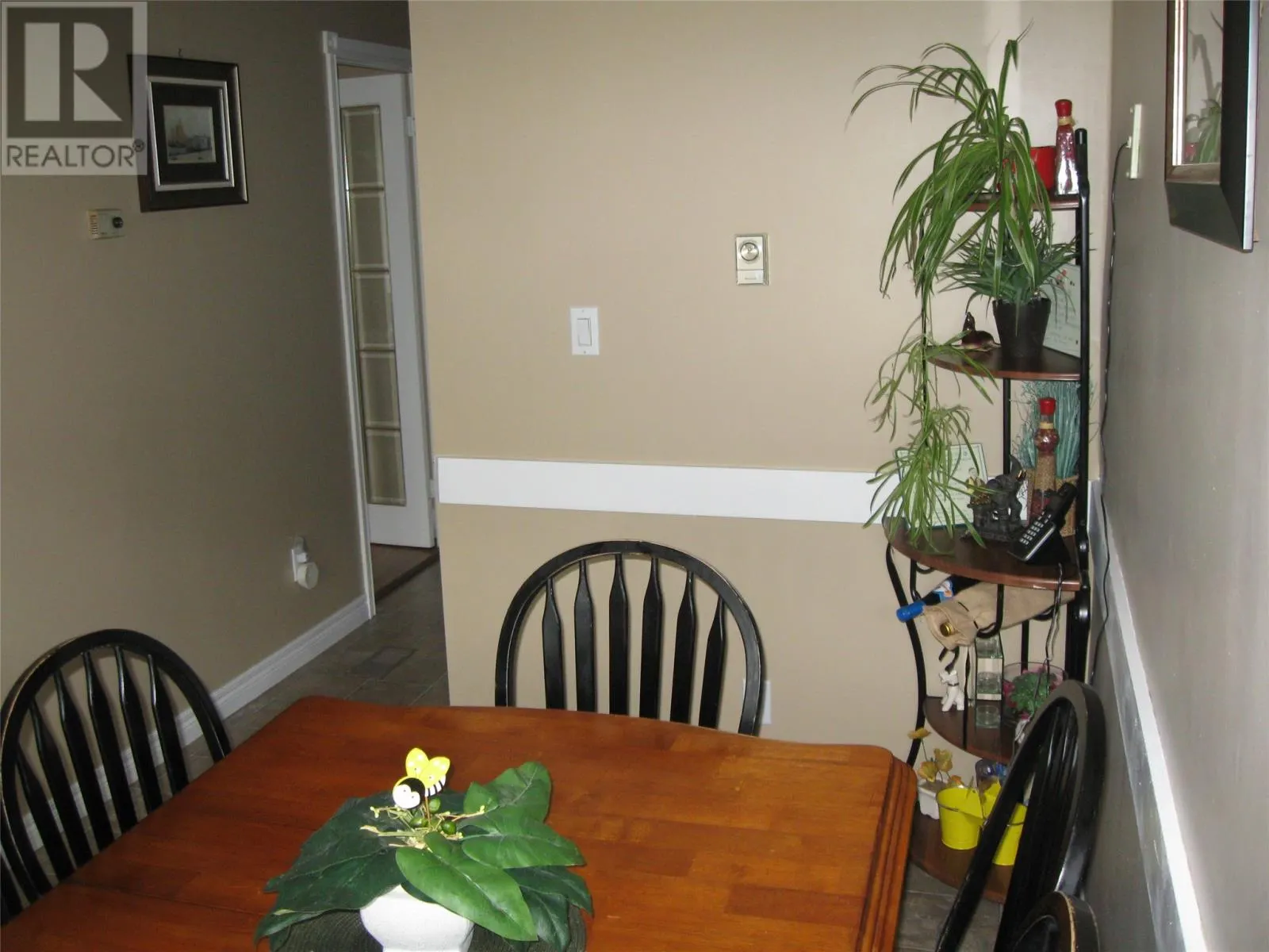 93 Forest Road