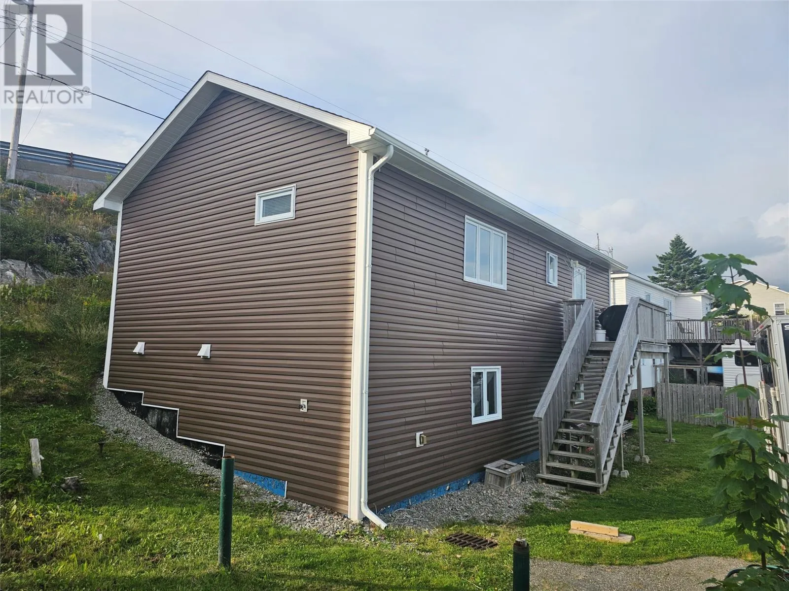 6 Currie Avenue