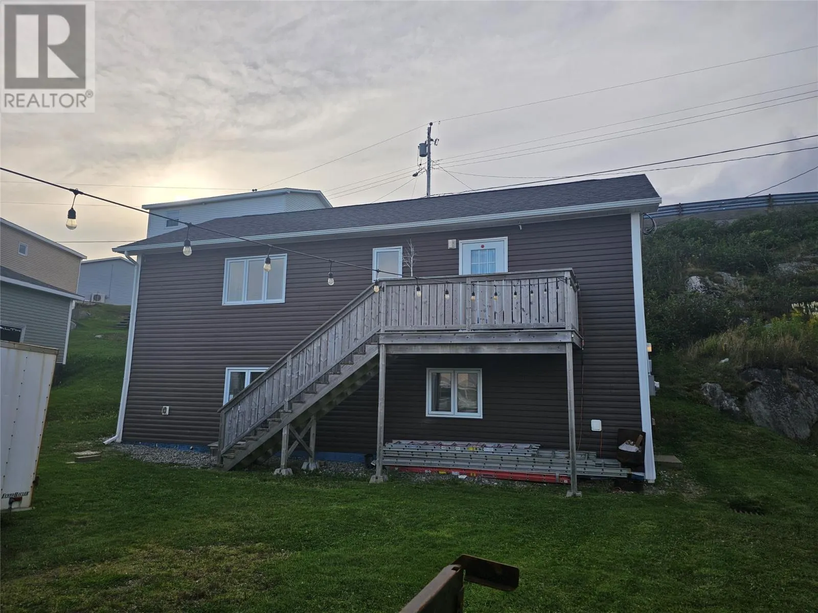 6 Currie Avenue