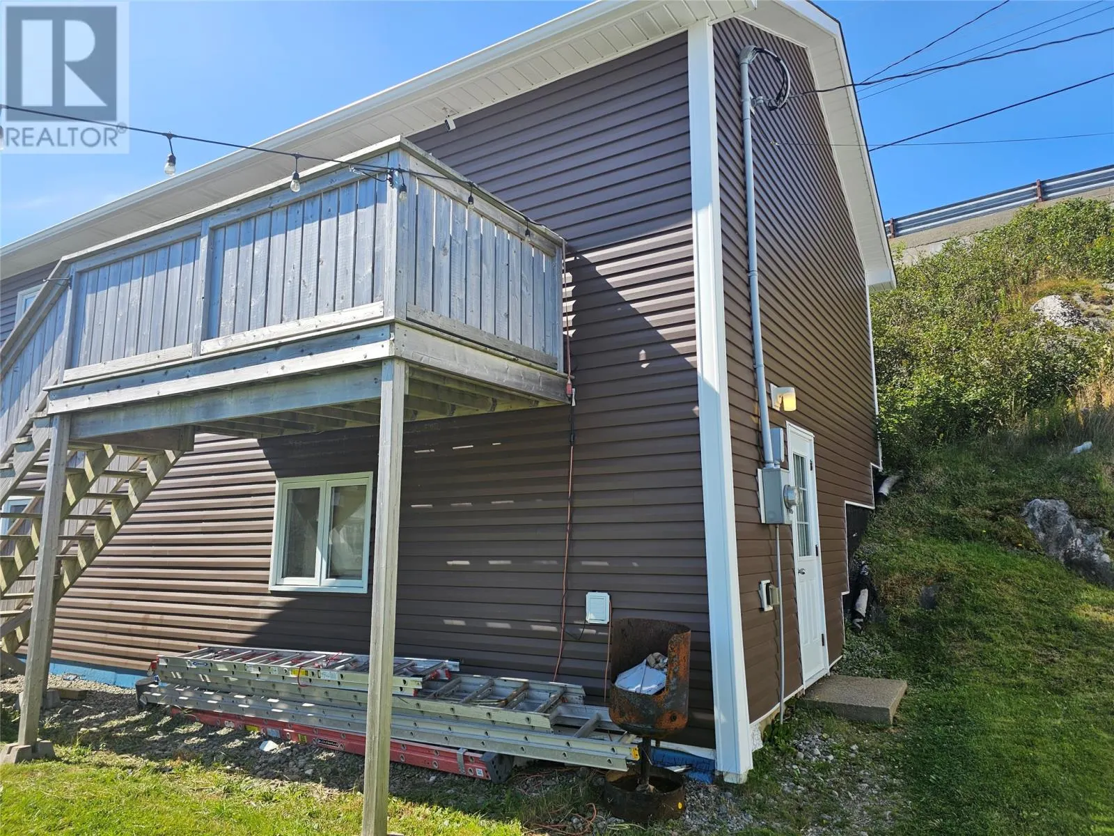 6 Currie Avenue