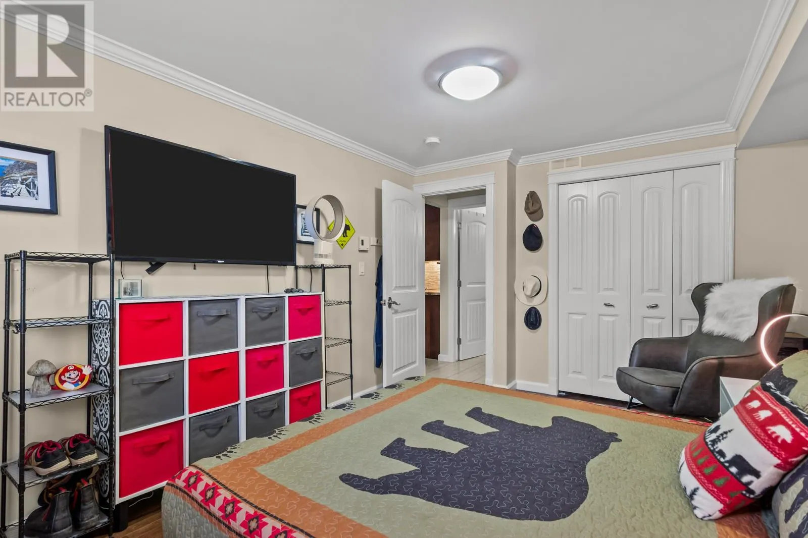 239 Craigmillar Avenue Unit#101, #101