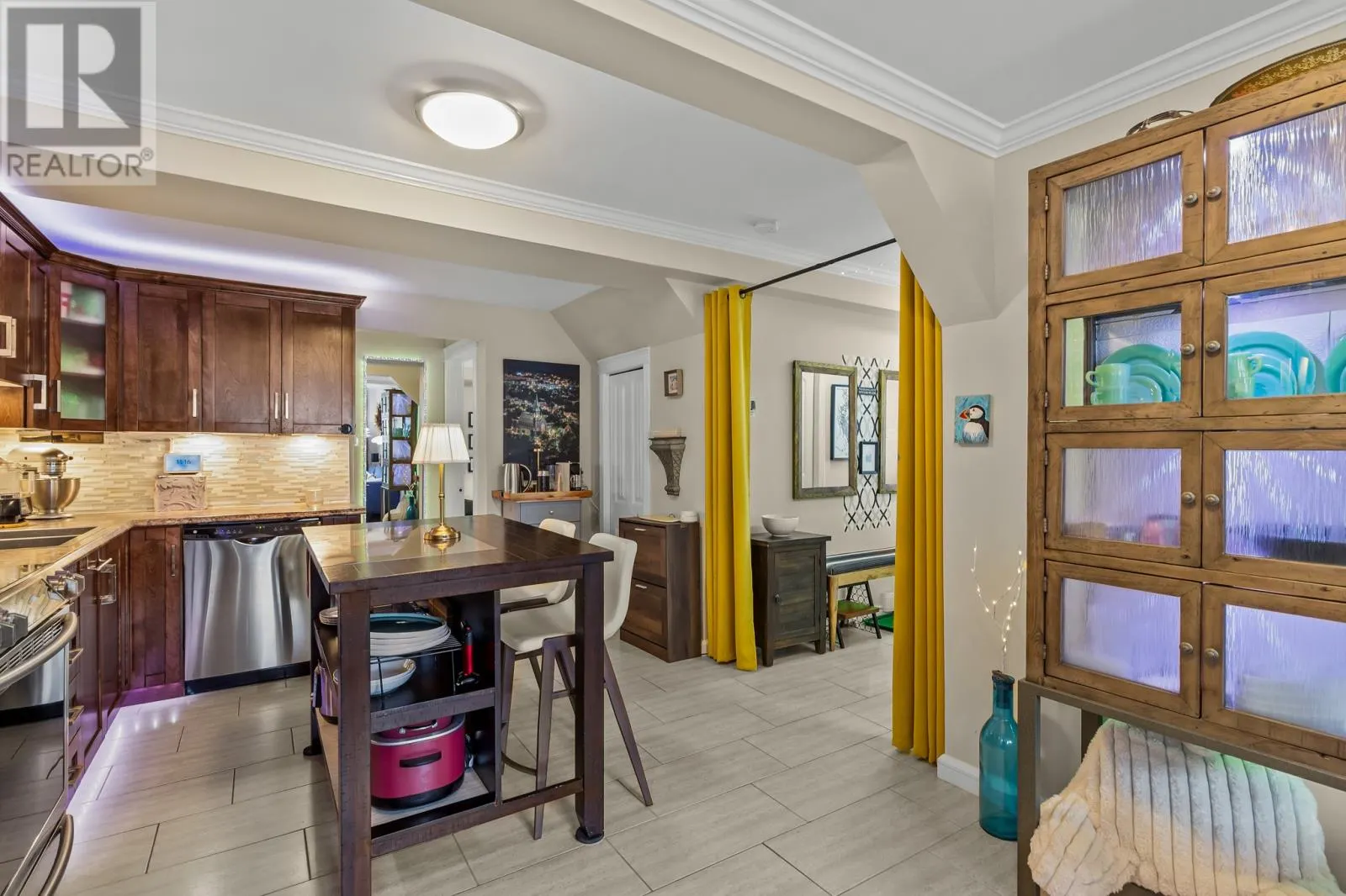 239 Craigmillar Avenue Unit#101, #101