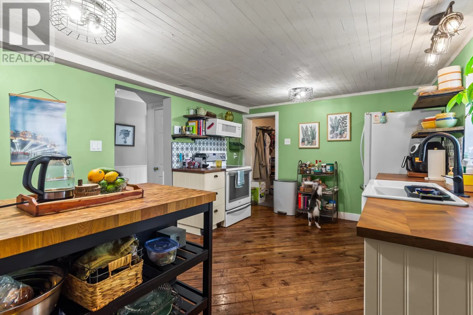 98 Pleasant Street