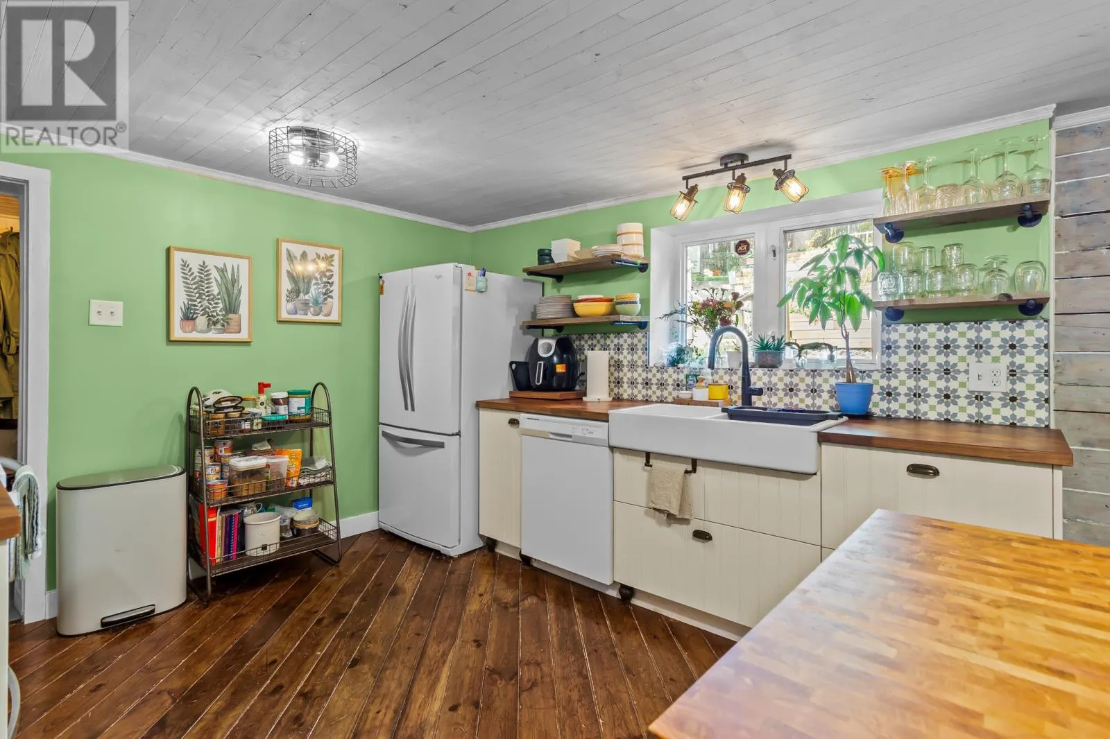 98 Pleasant Street