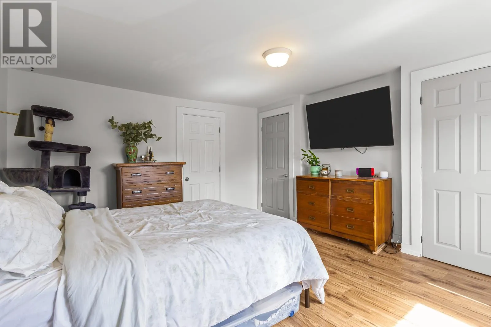 98 Pleasant Street