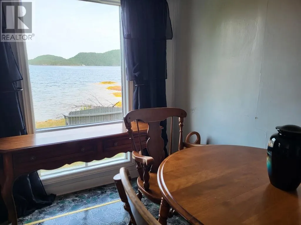 9 Water Front Road