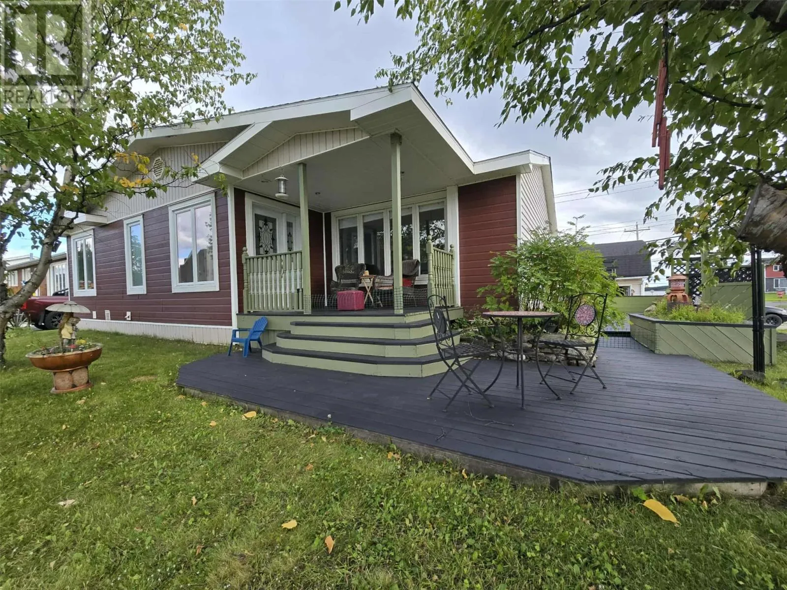 618 Lakeside Drive