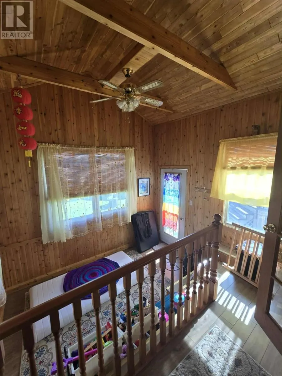 618 Lakeside Drive