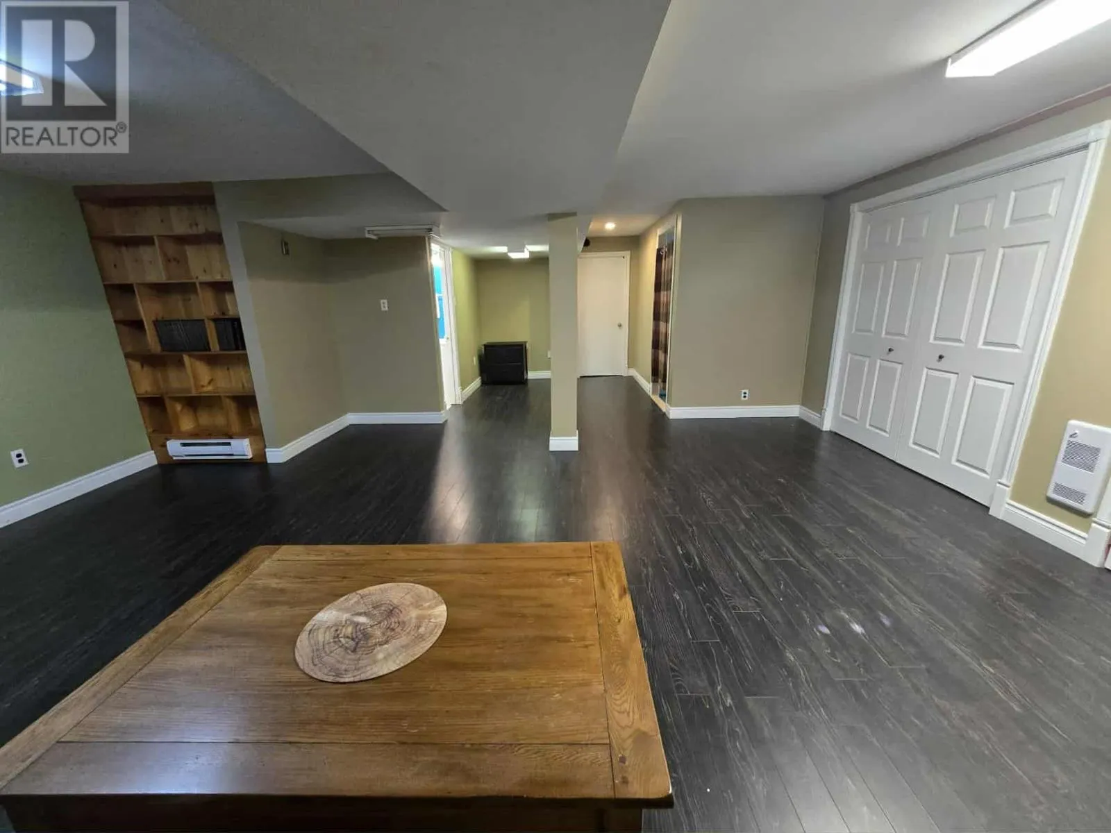 618 Lakeside Drive