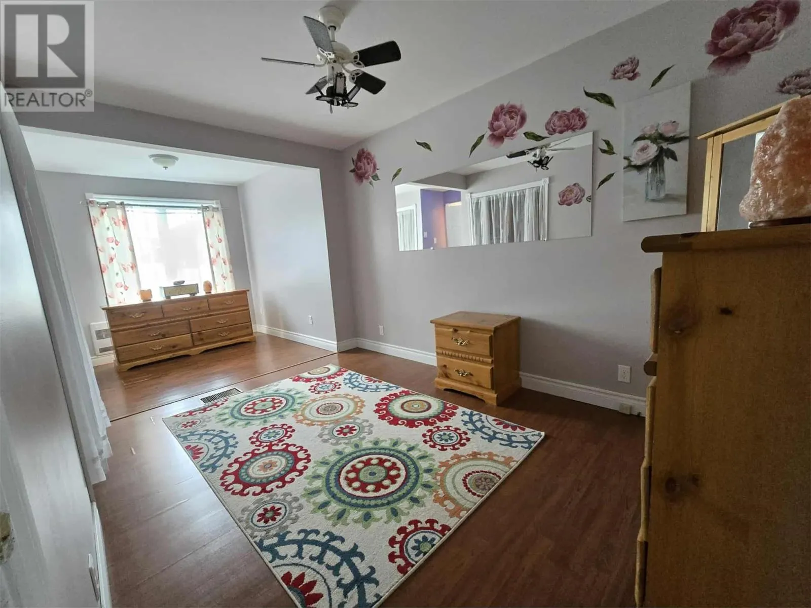 618 Lakeside Drive
