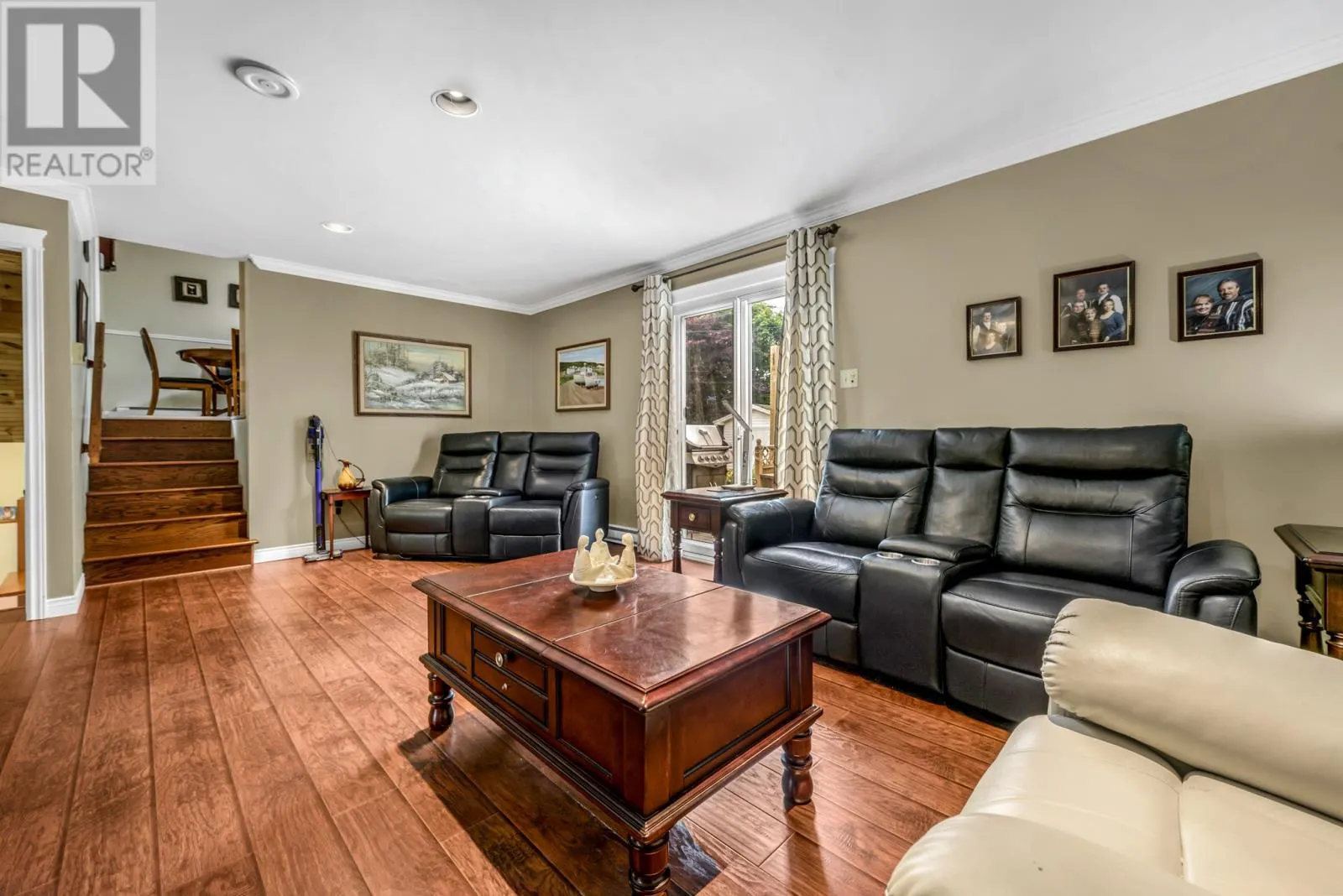 4 Wells Crescent