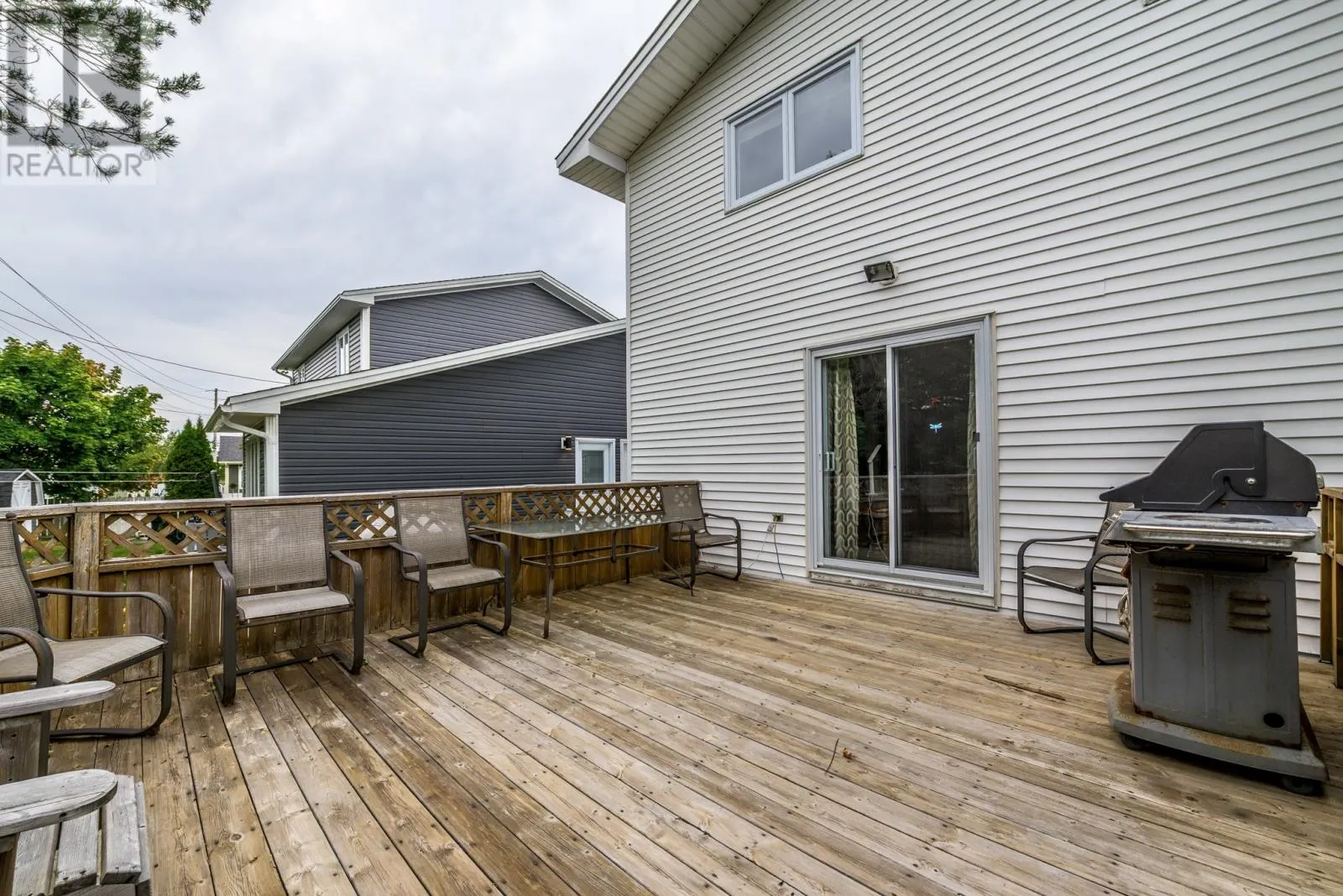 4 Wells Crescent