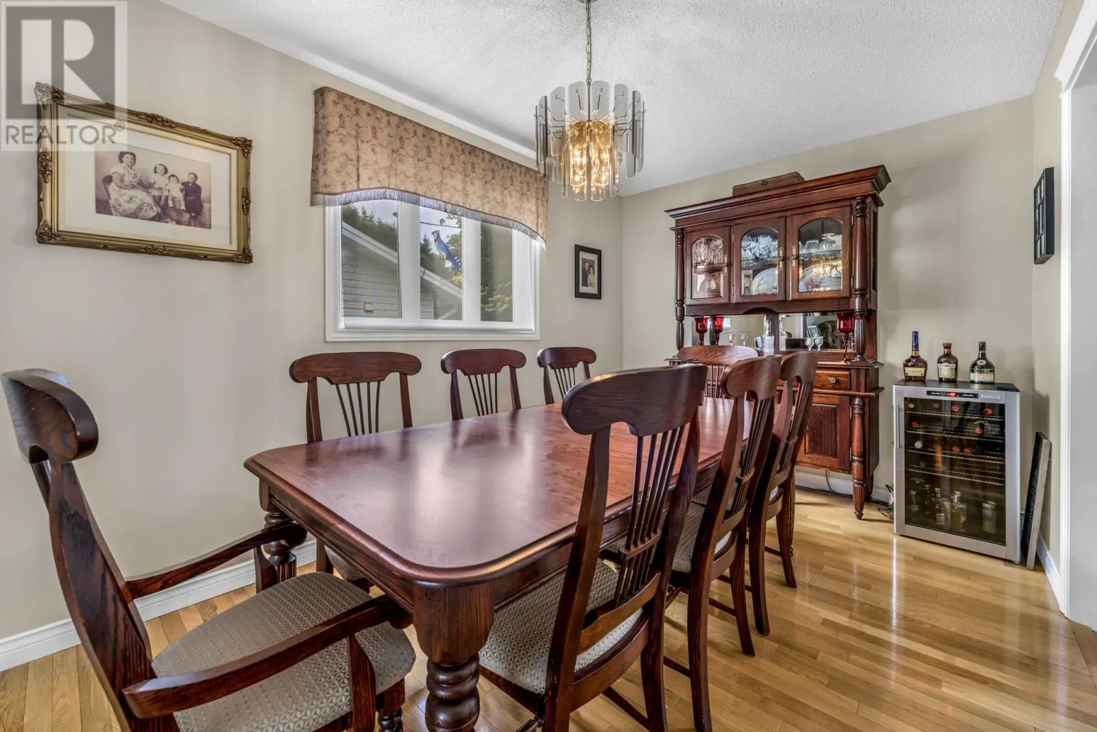 4 Wells Crescent
