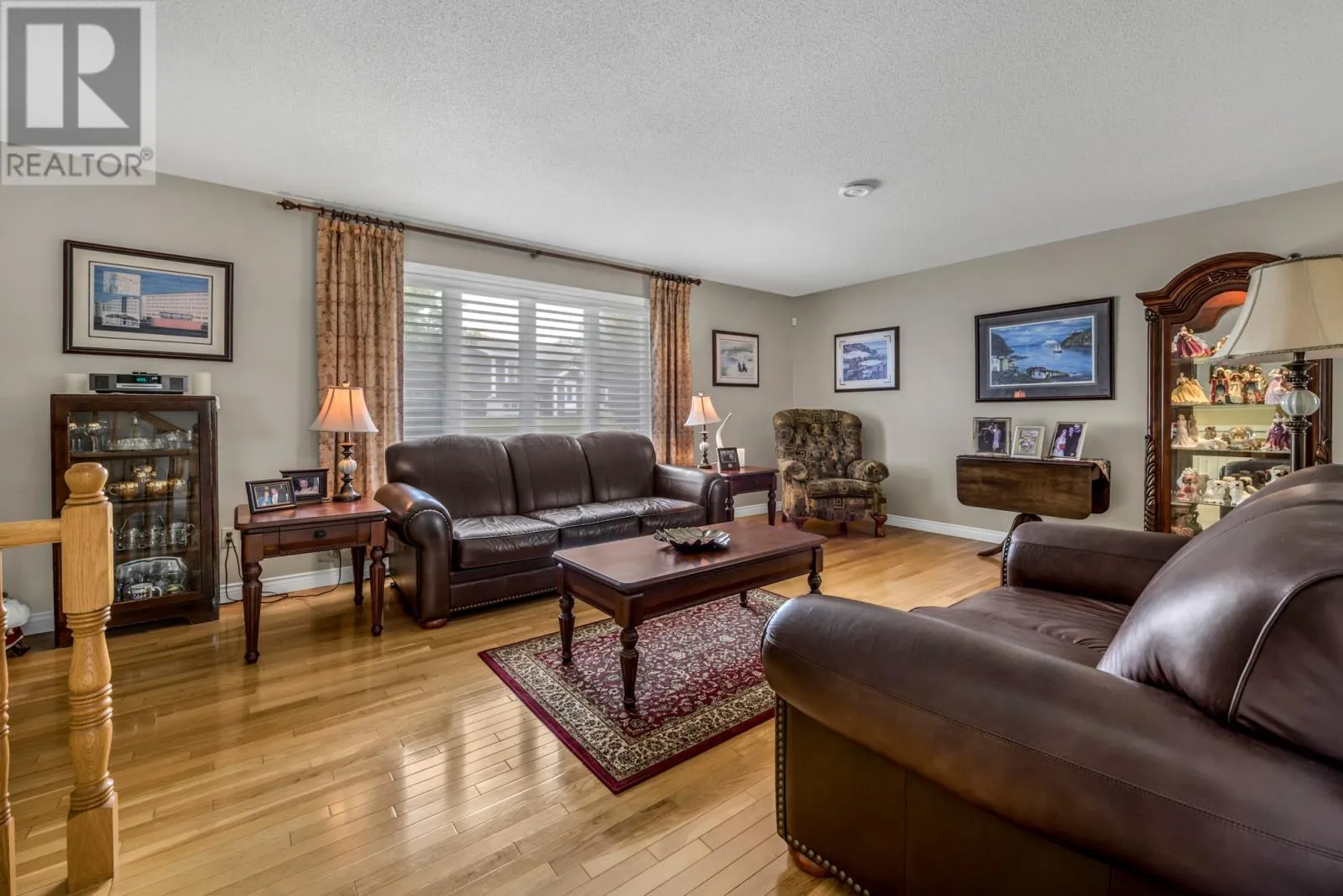 4 Wells Crescent