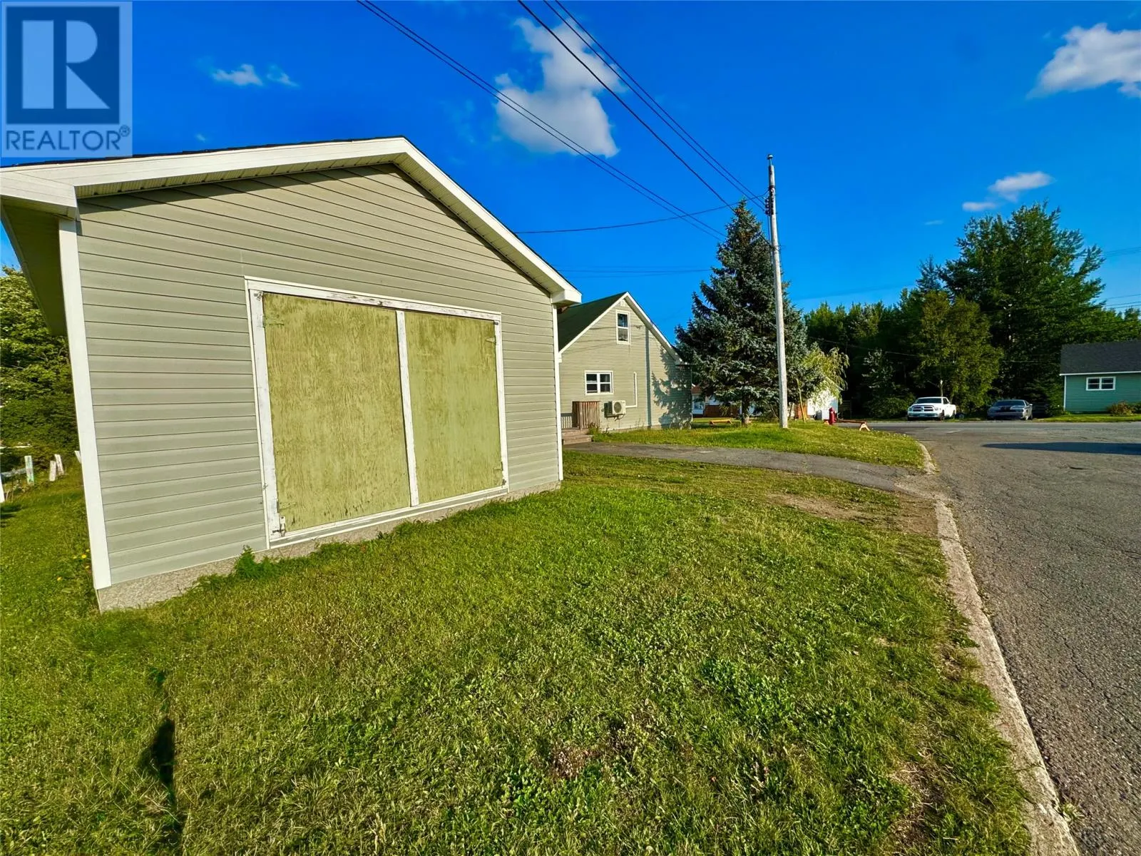 12 Bowater Avenue