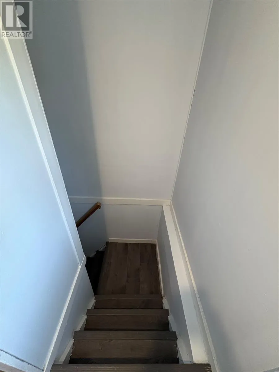 30 Alcock Crescent