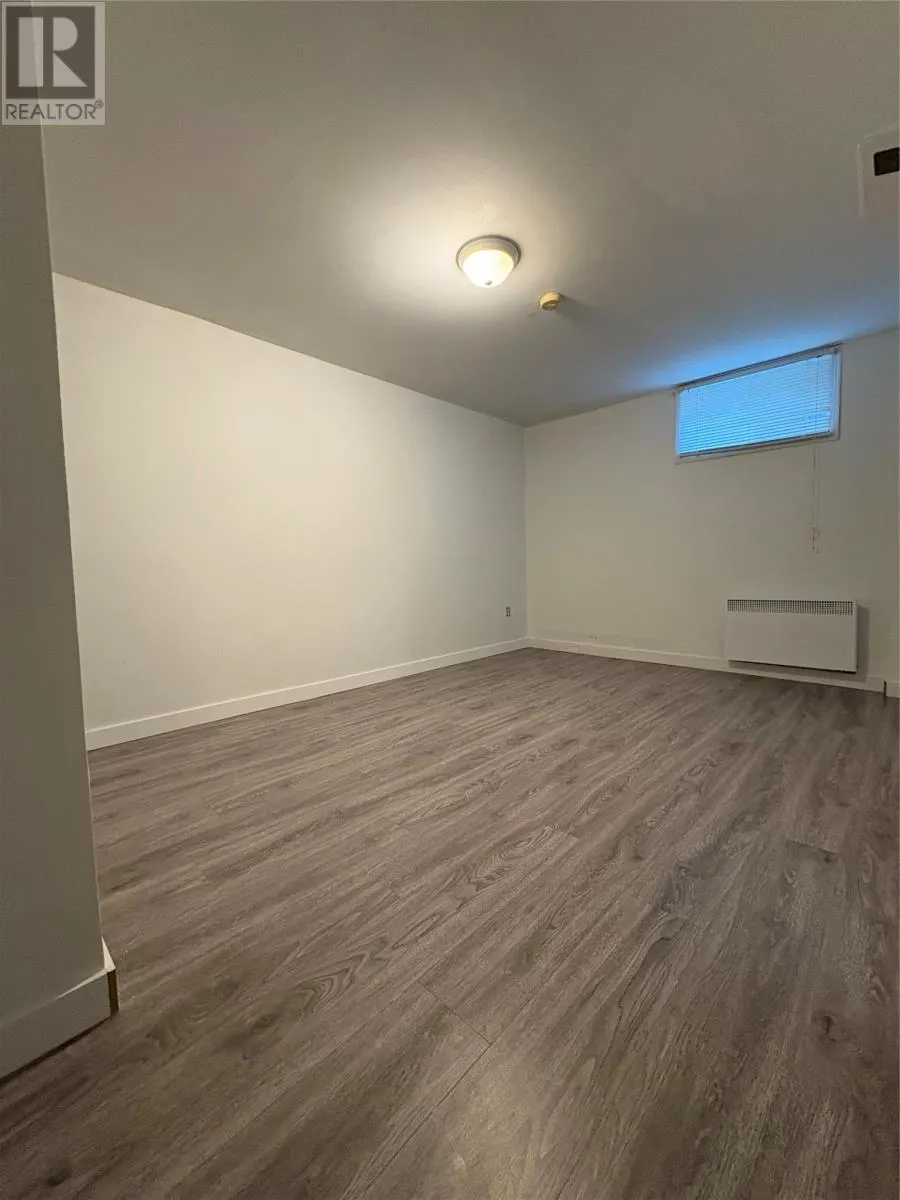 30 Alcock Crescent