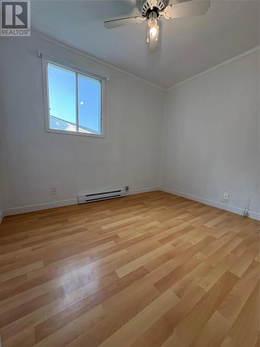 30 Alcock Crescent