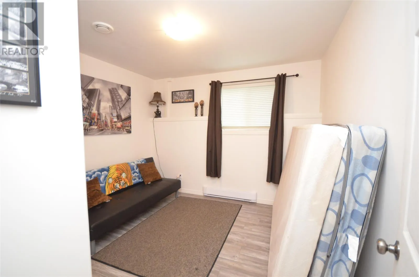 57 CHAMBERLAINS Road