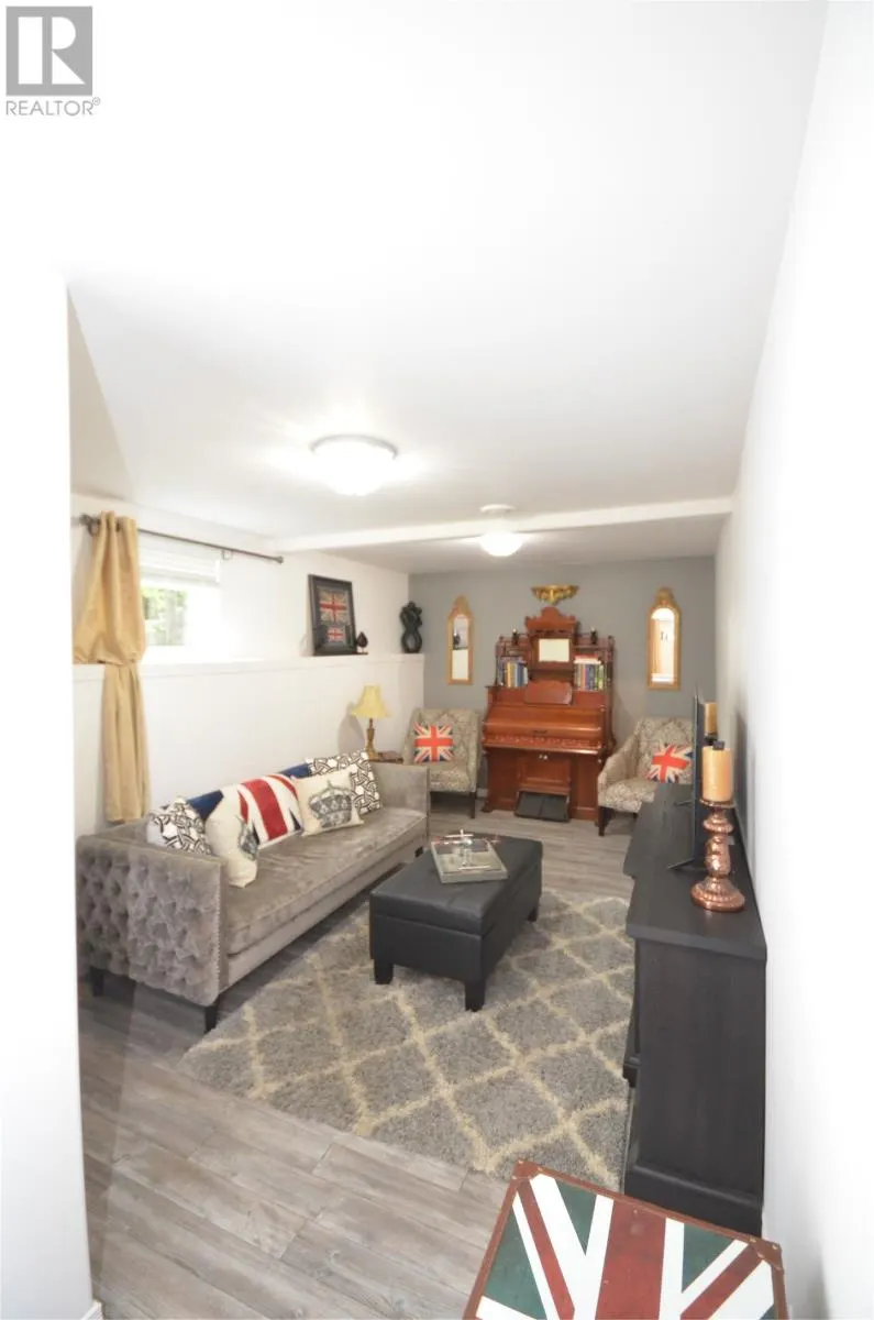 57 CHAMBERLAINS Road