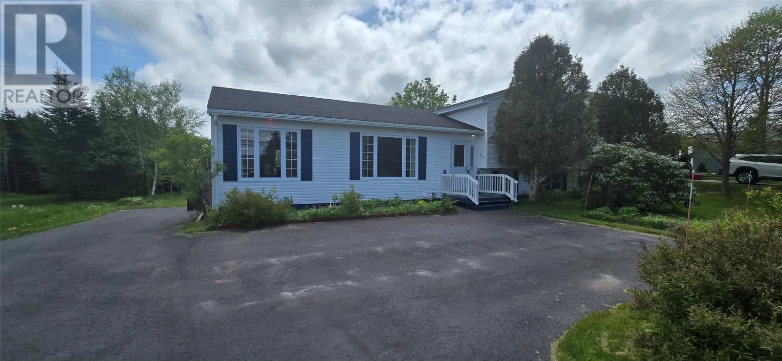 61 Creston Boulevard