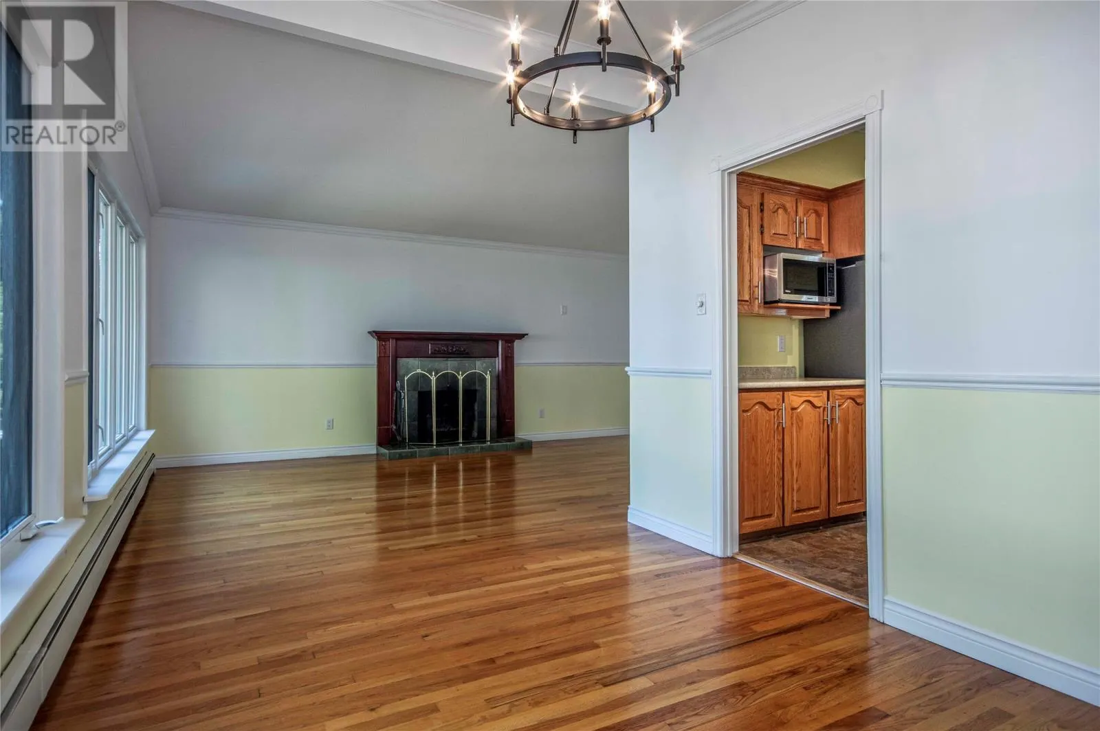 34 Cowan Avenue