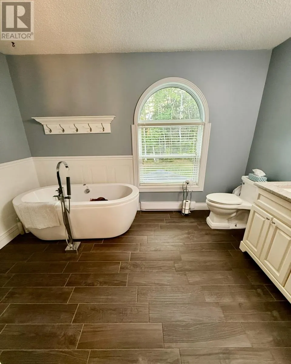 8 - 10 Riverview Place