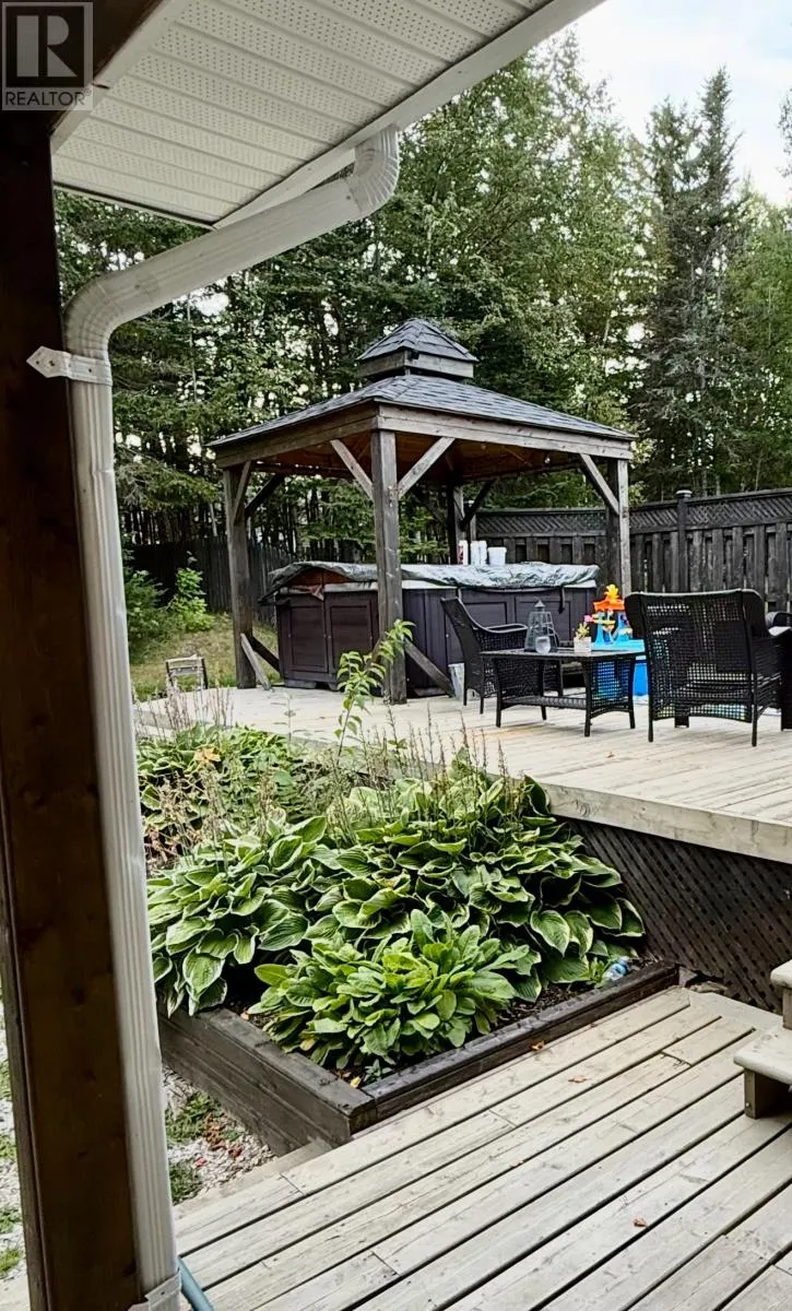 8 - 10 Riverview Place
