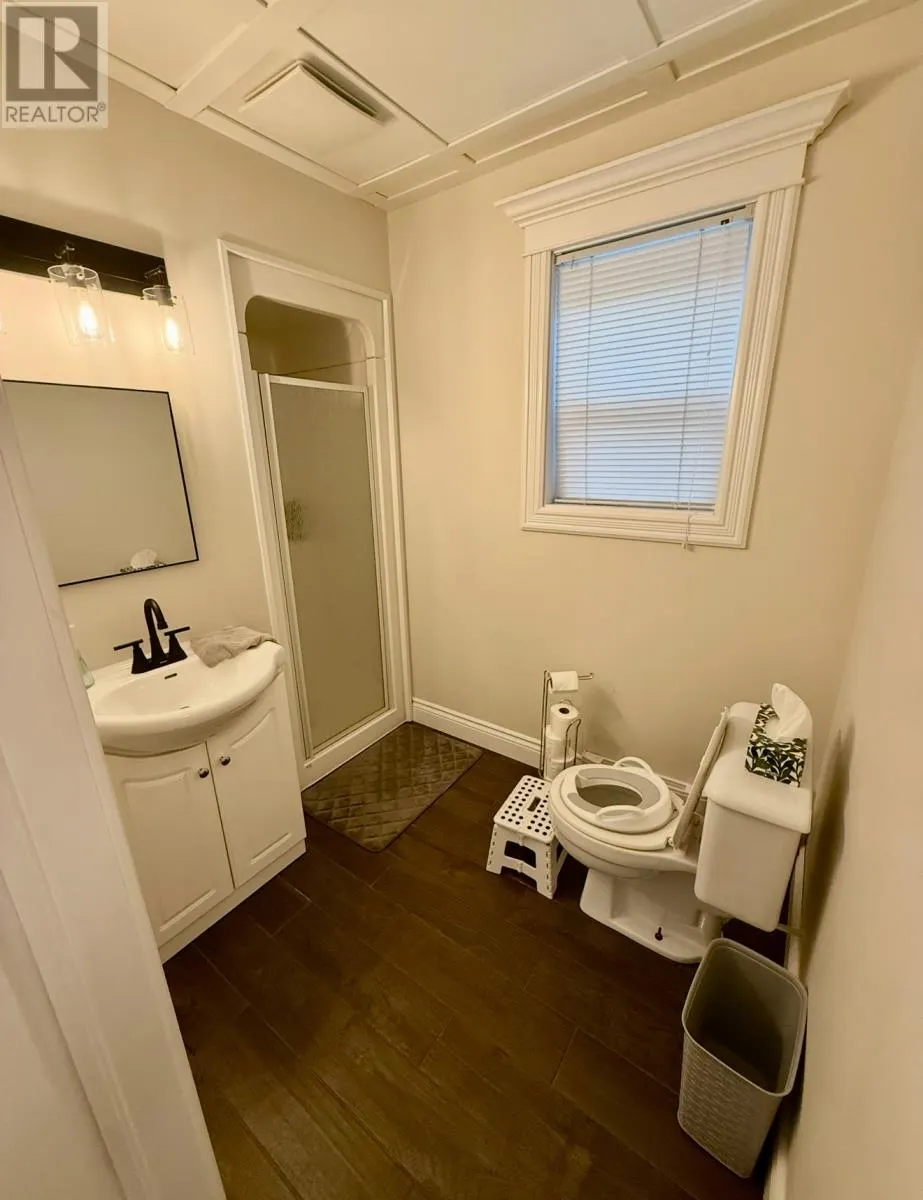 8 - 10 Riverview Place