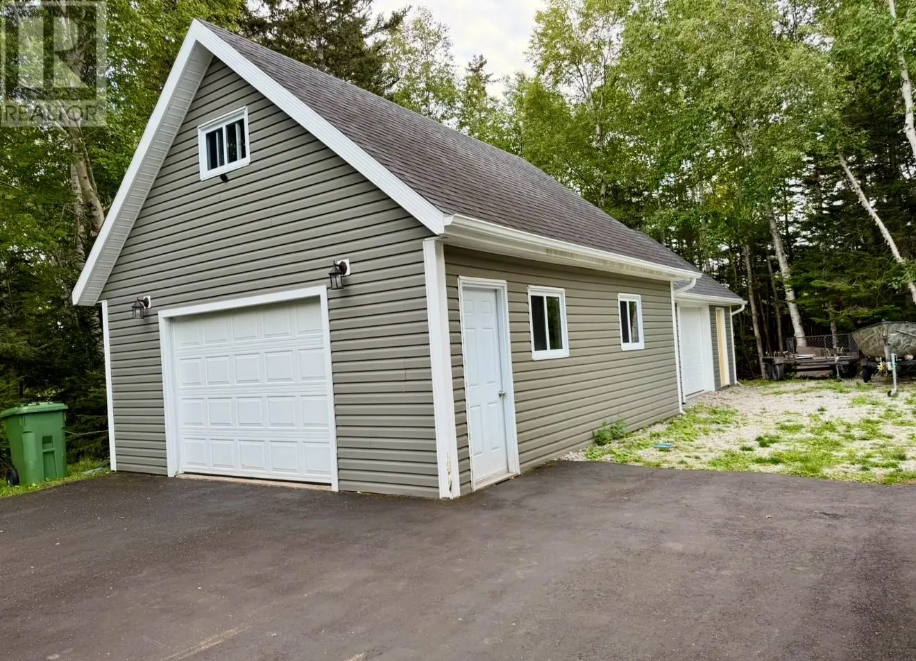 8 - 10 Riverview Place