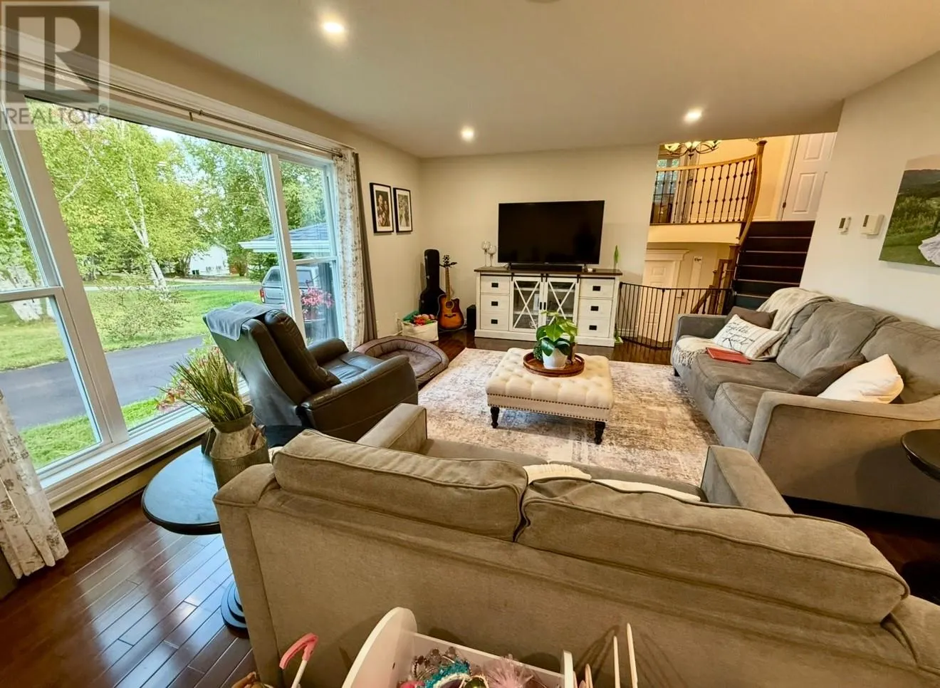 8 - 10 Riverview Place