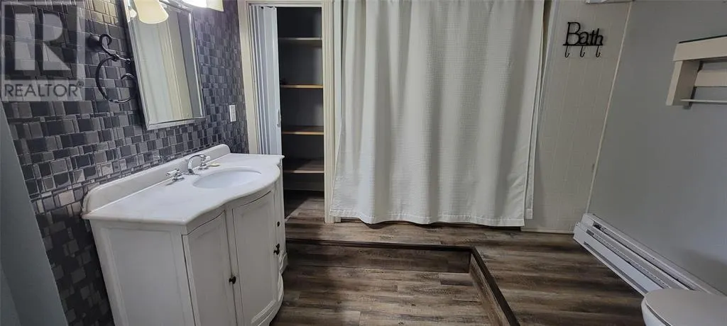 10 Crestview Heights