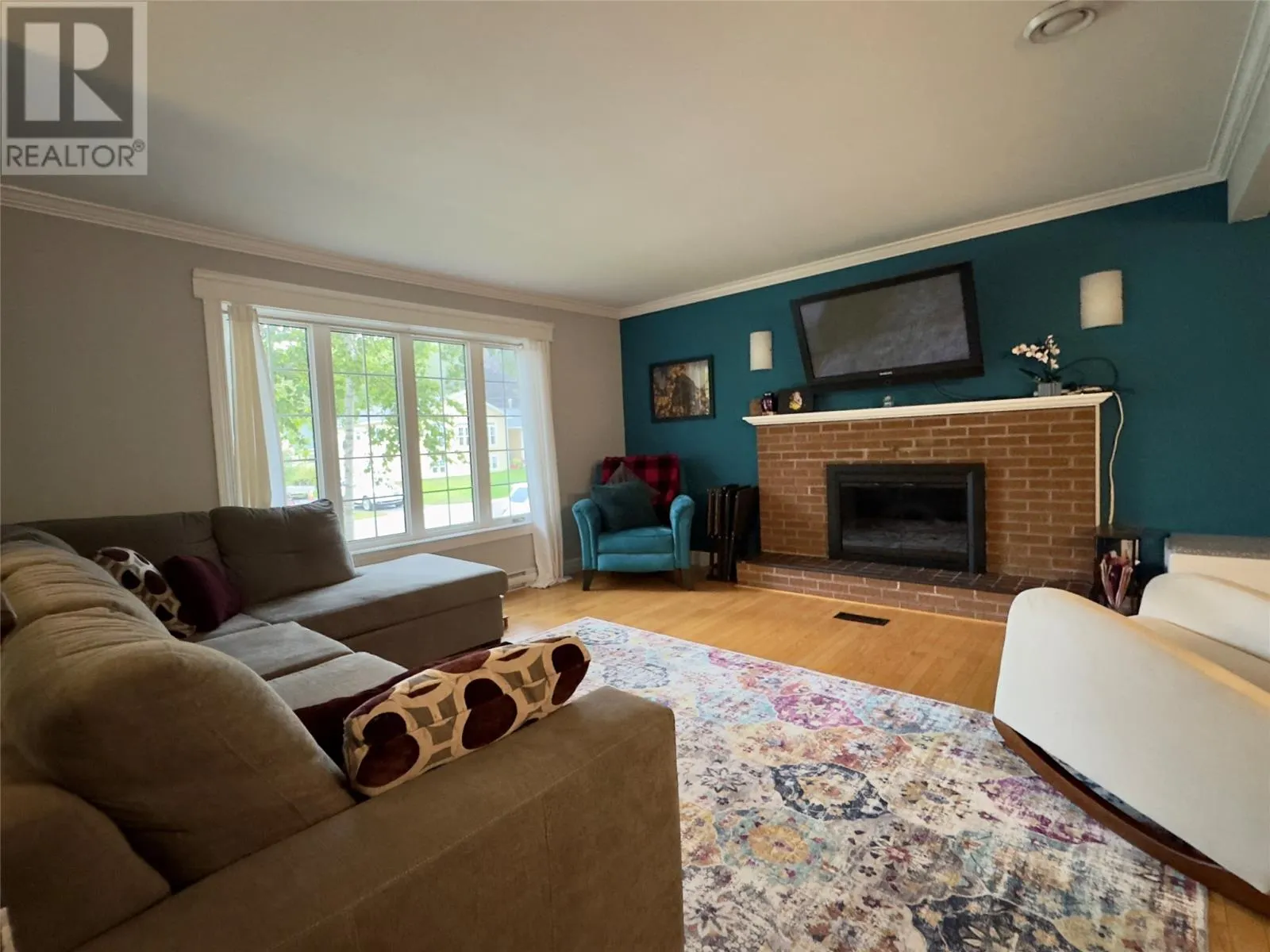 22 Tamarack Avenue