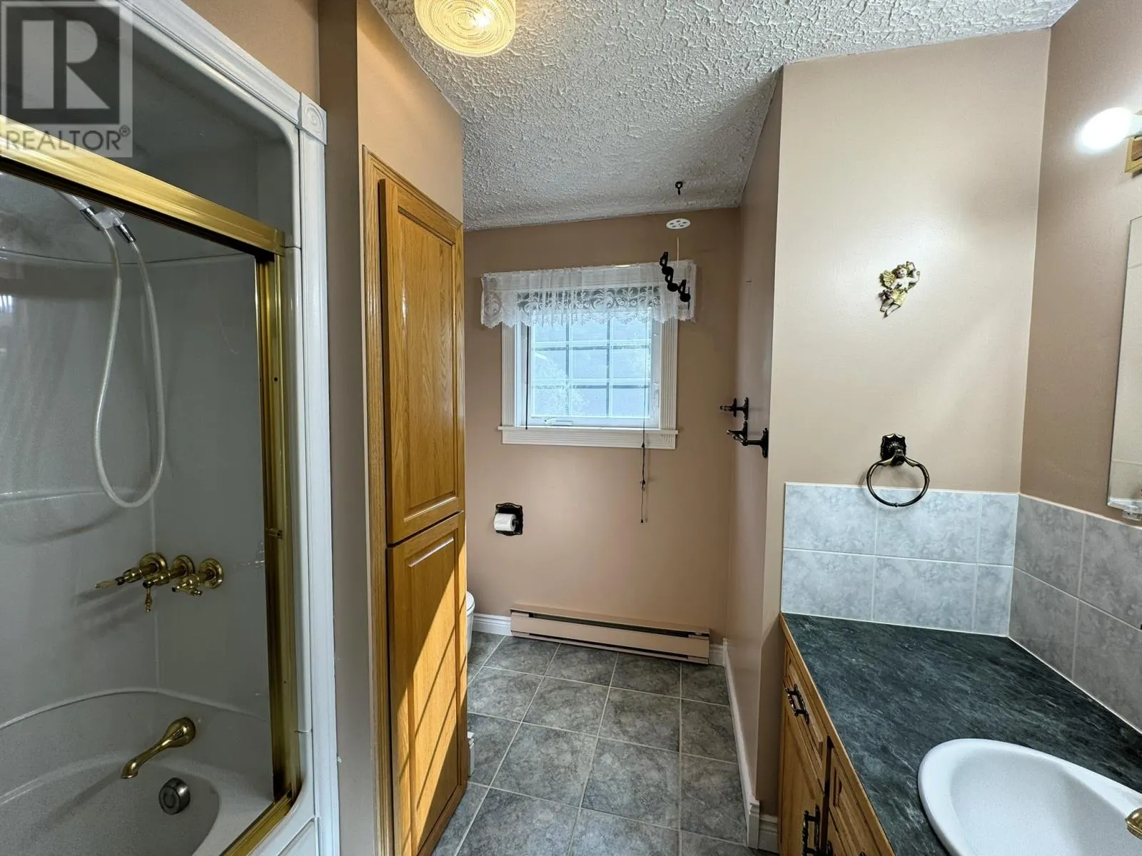 12 Mountain Vale Park