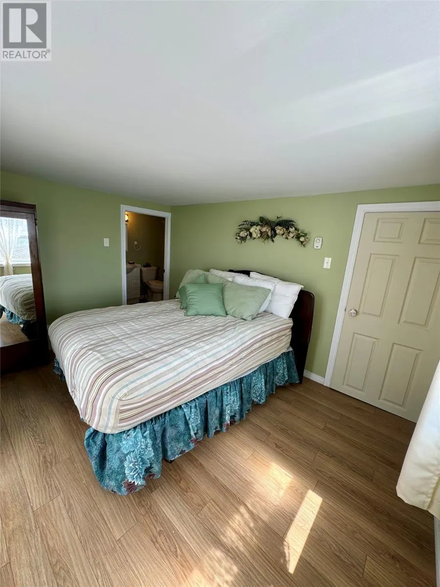 122-124 Red Point Road