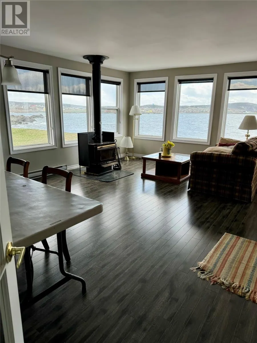 122-124 Red Point Road