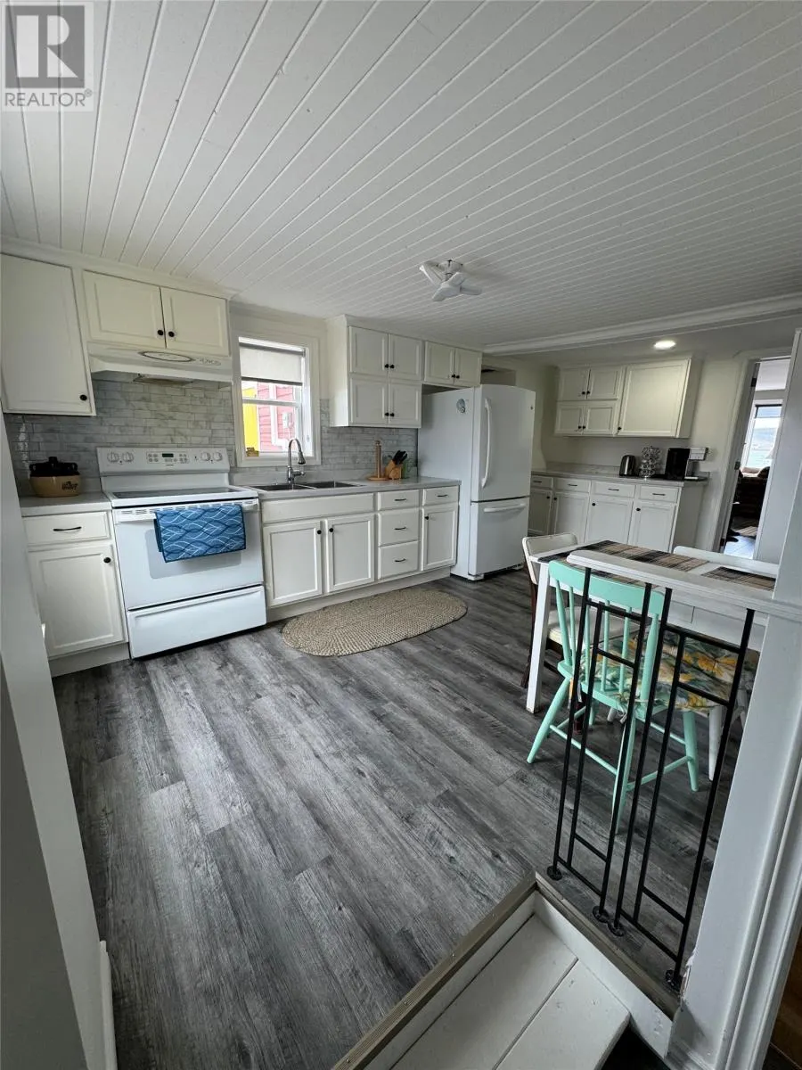 122-124 Red Point Road