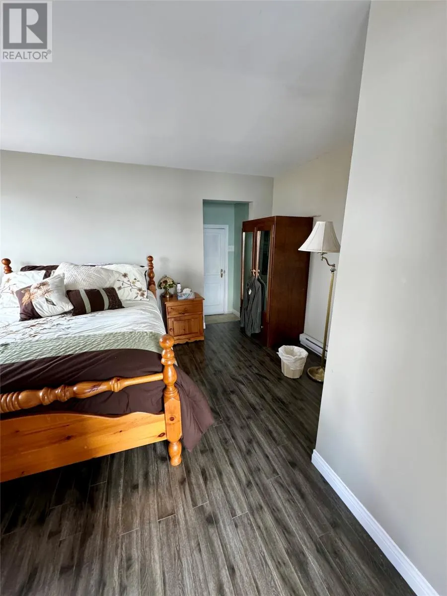 122-124 Red Point Road