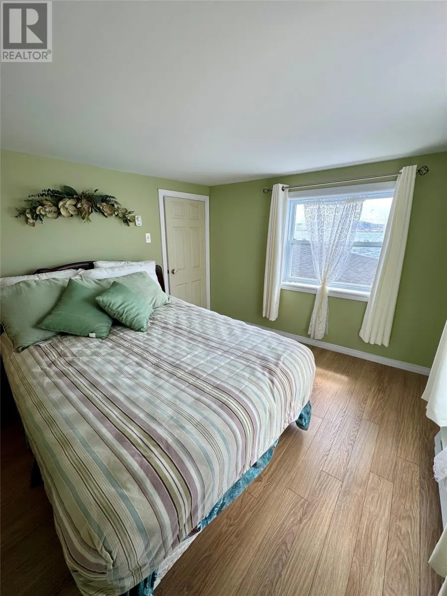 122-124 Red Point Road