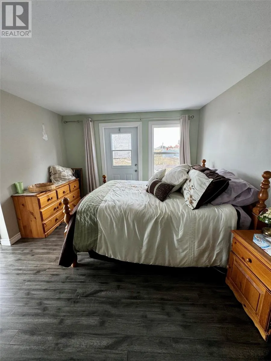 122-124 Red Point Road
