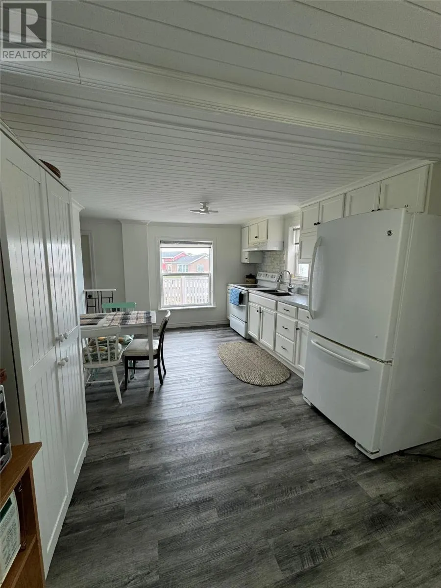 122-124 Red Point Road