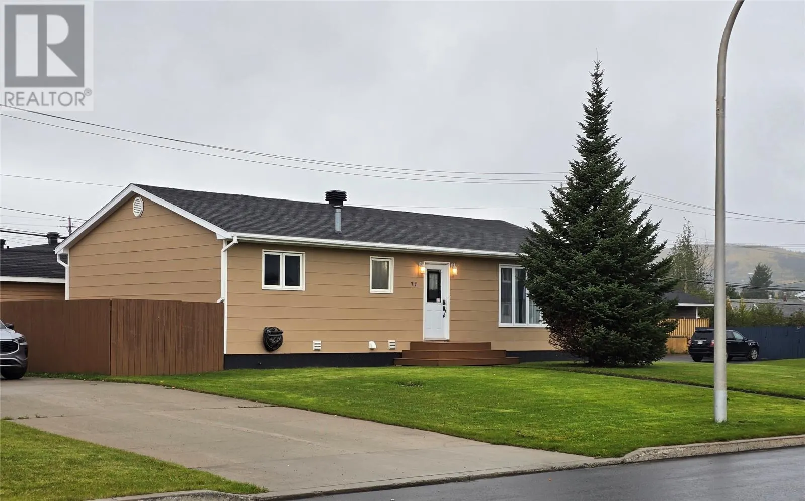 717 Tamarack Drive