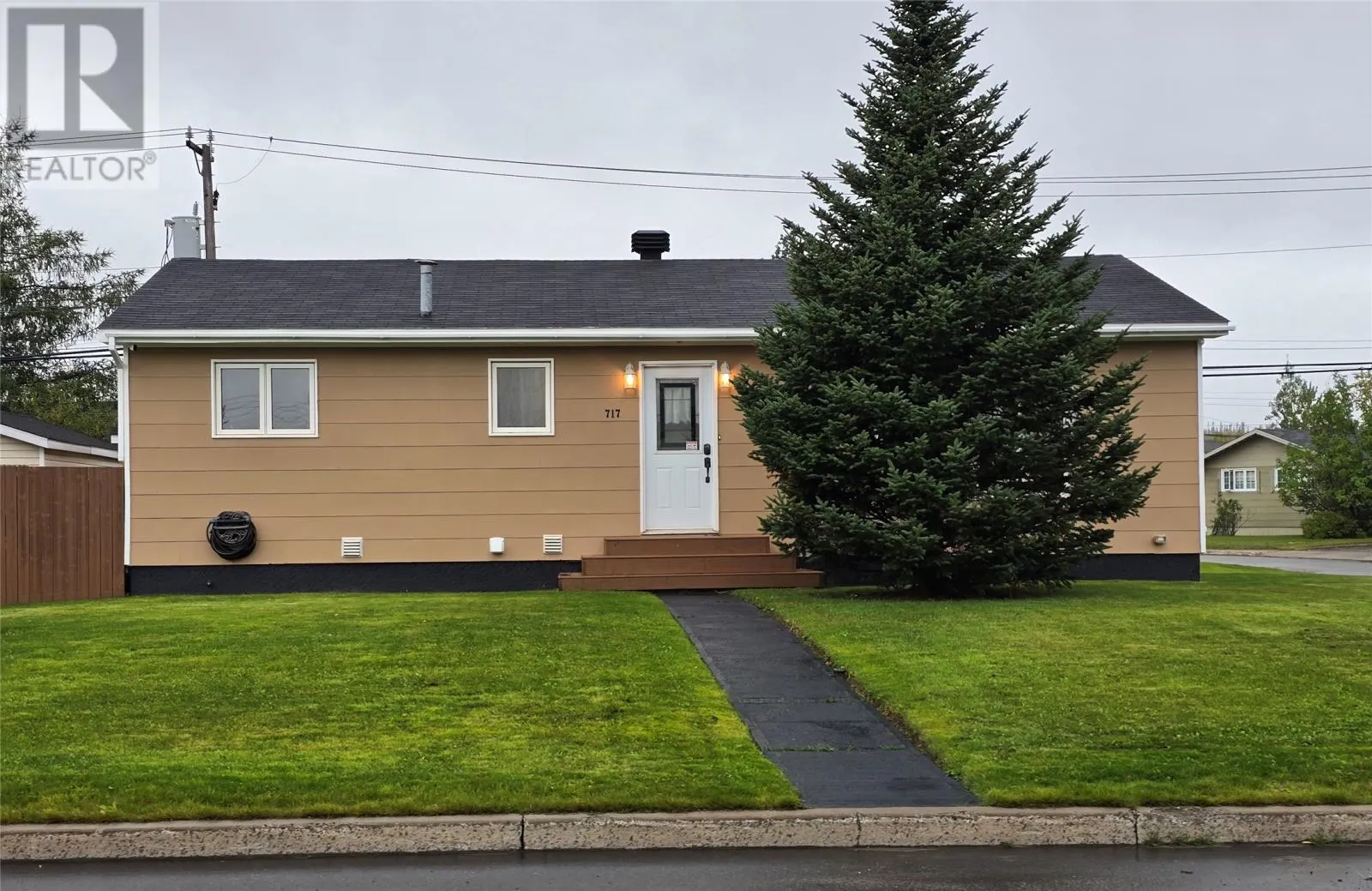 717 Tamarack Drive