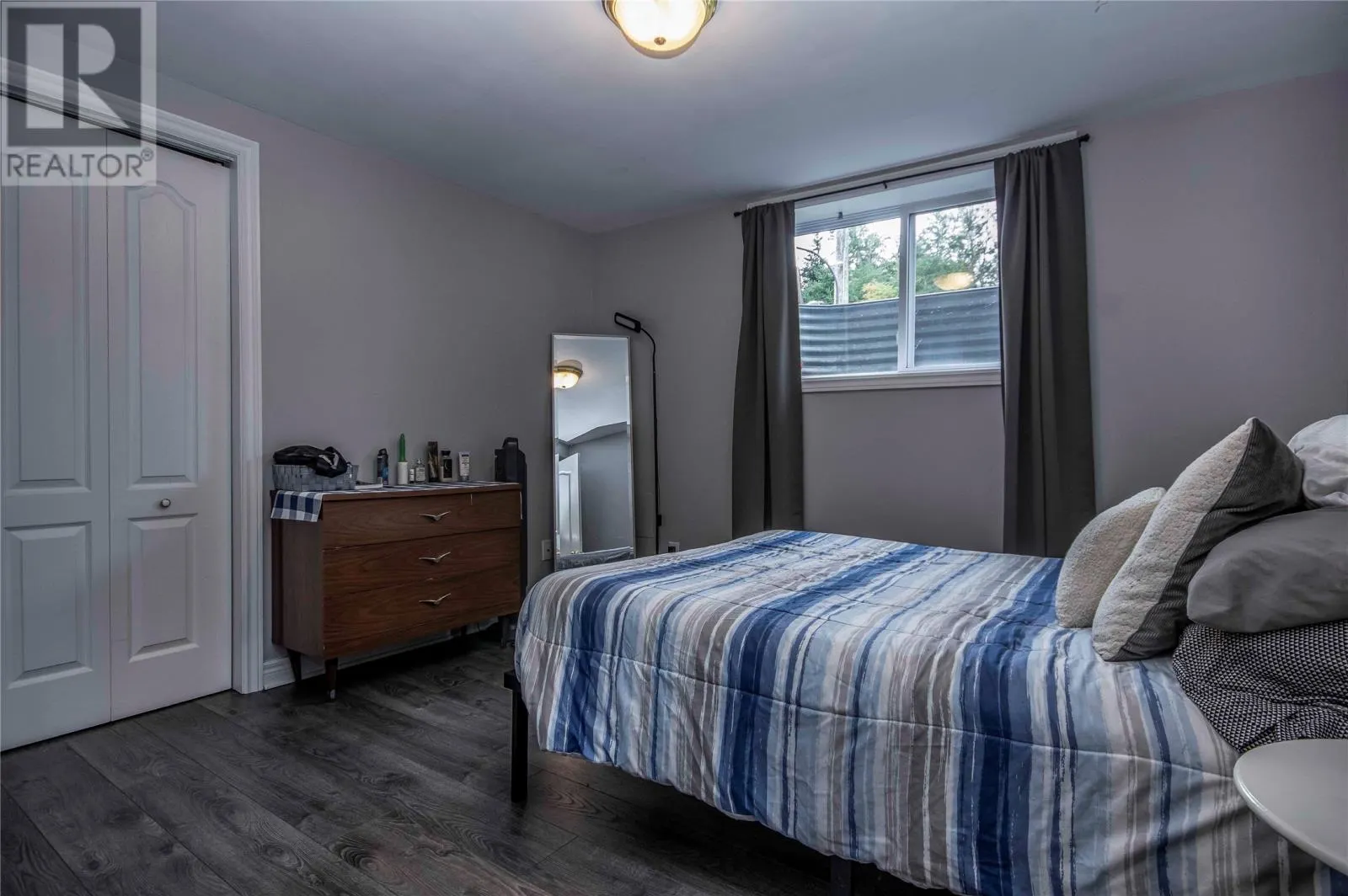 11 Parkview Crescent
