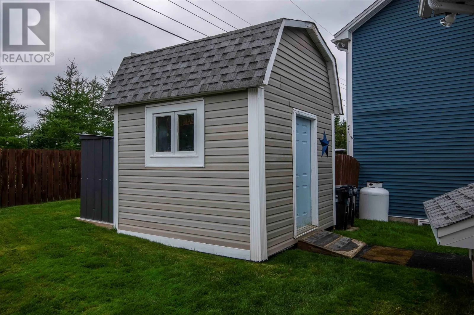 11 Parkview Crescent