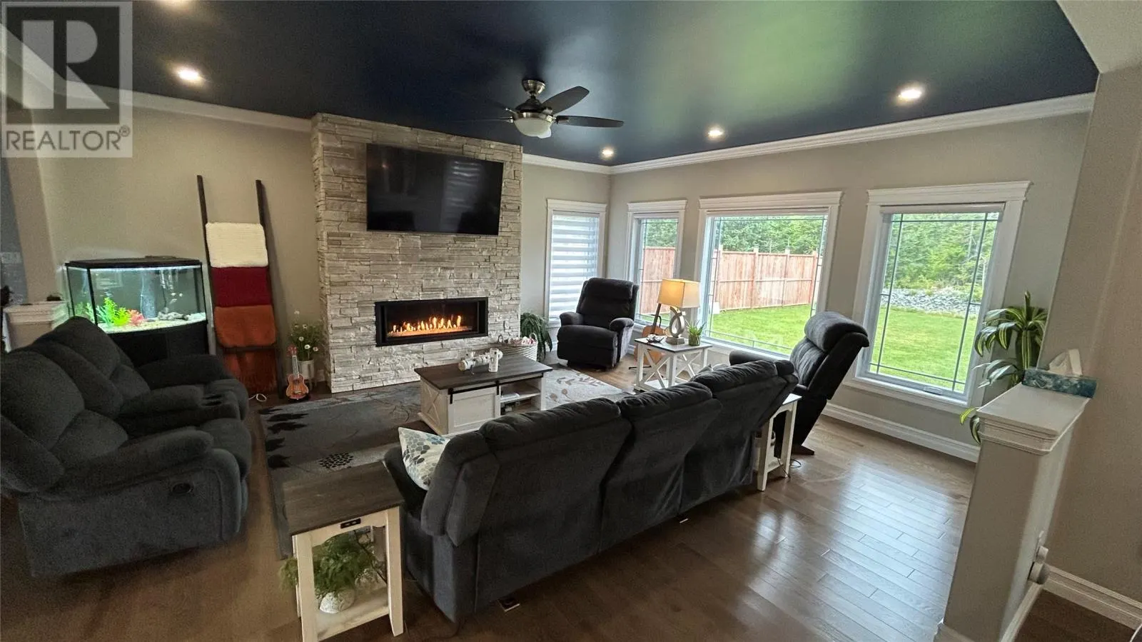 13 - 15 Simon Drive