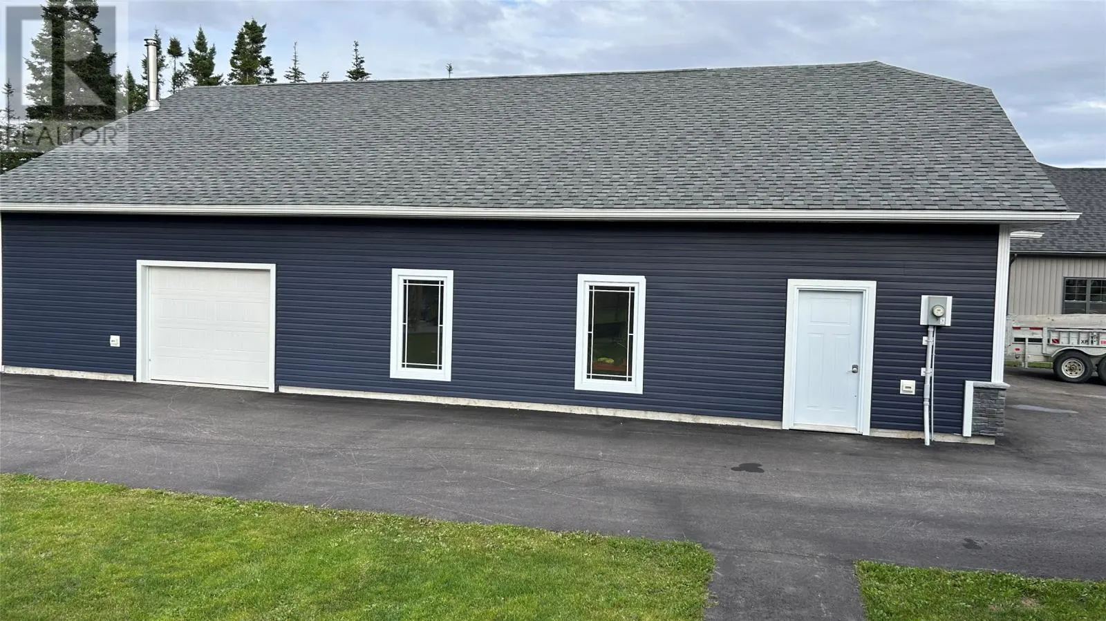 13 - 15 Simon Drive